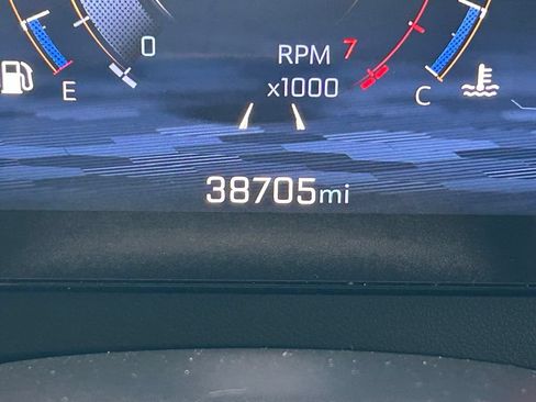 Used 2024 Chevrolet Traverse LS w/ Midnight/Sport Edition FWD image 33