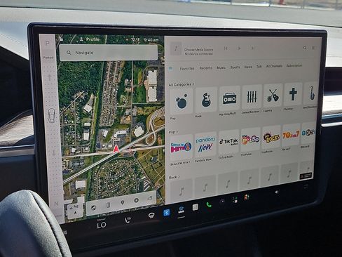 Used 2021 Tesla Model S Plaid AWD/4WD image 18