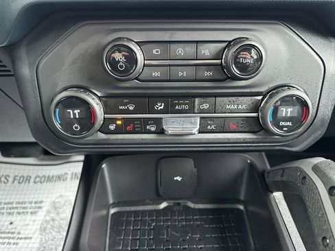 Used 2024 Ford Bronco Outer Banks AWD/4WD image 17