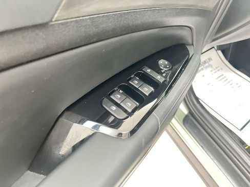 Certified 2025 Kia Sportage X-Line w/ Premium Package AWD/4WD image 13
