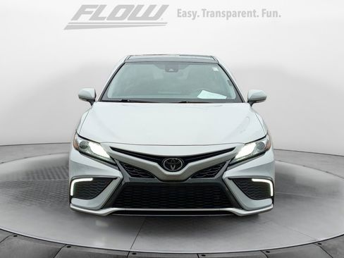 Used 2023 Toyota Camry XSE FWD image 3