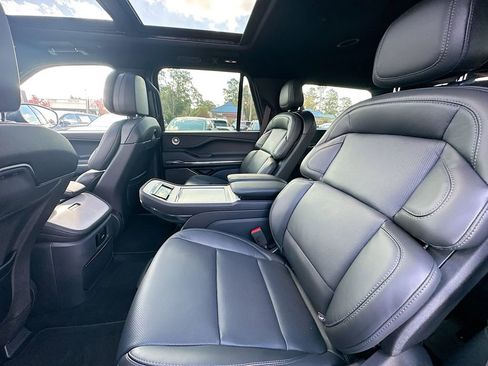 New 2025 Lincoln Navigator Reserve w/ Jet Appearance Package image 4