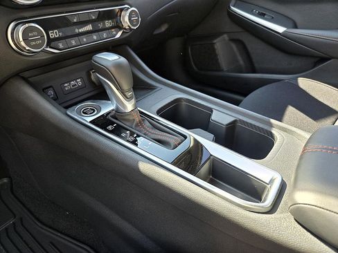 New 2025 Nissan Sentra SR w/ Midnight Edition image 15