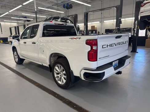Used 2020 Chevrolet Silverado 1500 Custom w/ Custom Value Package AWD/4WD image 7