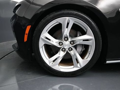 Used 2019 Chevrolet Camaro SS RWD image 17