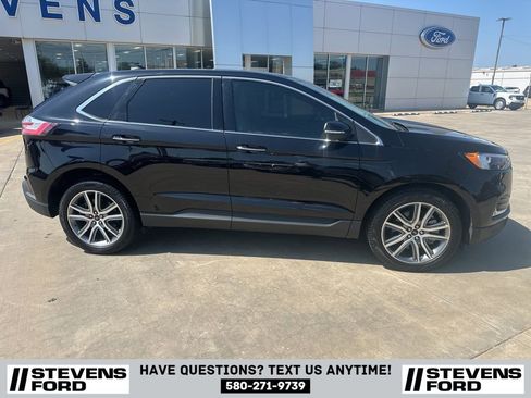 Used 2024 Ford Edge Titanium image 3