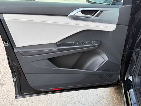 New 2026 Volkswagen Taos SE AWD/4WD image 6