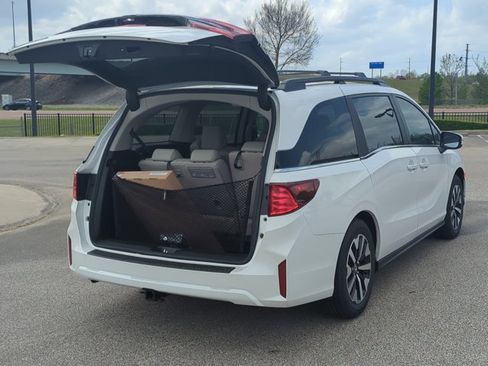 New 2026 Honda Odyssey EX-L image 8