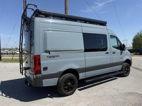 Used 2023 Mercedes-Benz Sprinter 2500 image 4