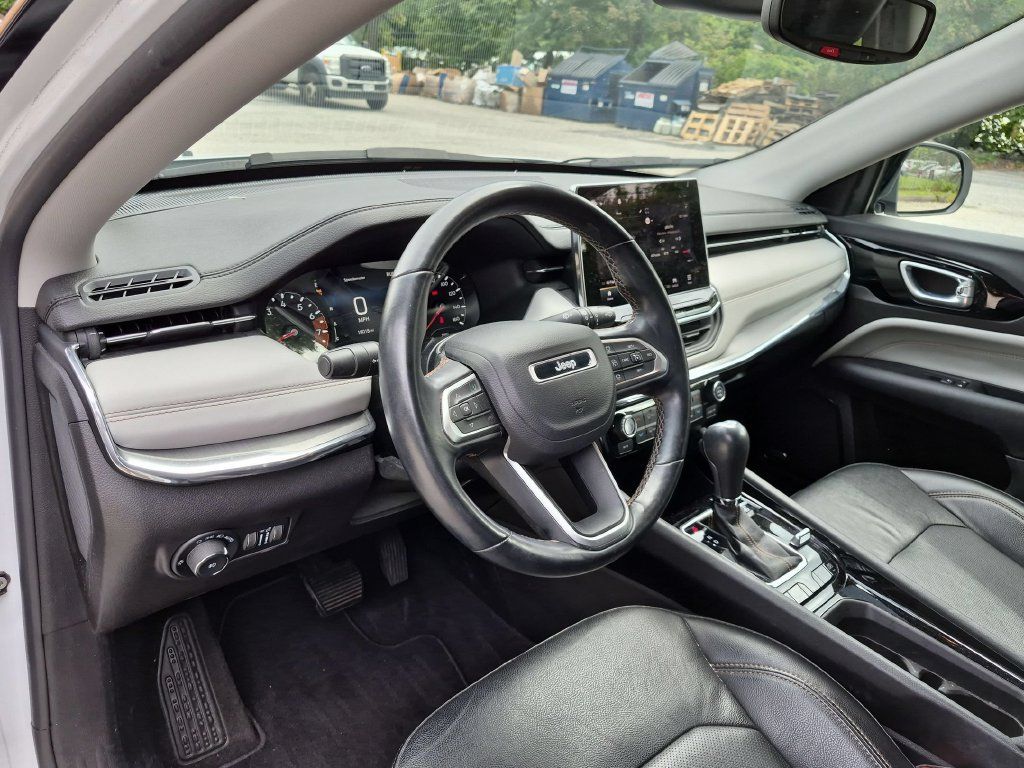Used 2022 Jeep Compass Limited w/ Sun and Sound Group AWD/4WD image 13