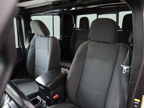 Used 2021 Jeep Gladiator Willys image 19