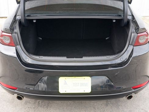 Used 2019 MAZDA MAZDA3 Sedan w/ Preferred Package image 9