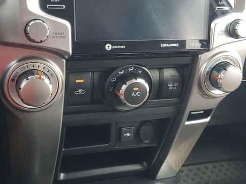 Used 2020 Toyota 4Runner SR5 Premium w/ Moonroof Package AWD/4WD image 27