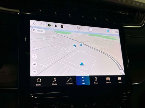 Used 2024 Jeep Grand Cherokee Overland w/ Trailer Tow Package image 30