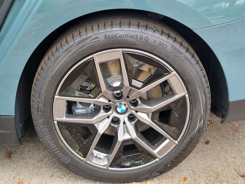 New 2026 BMW i5 eDrive40 w/ Premium Package image 7