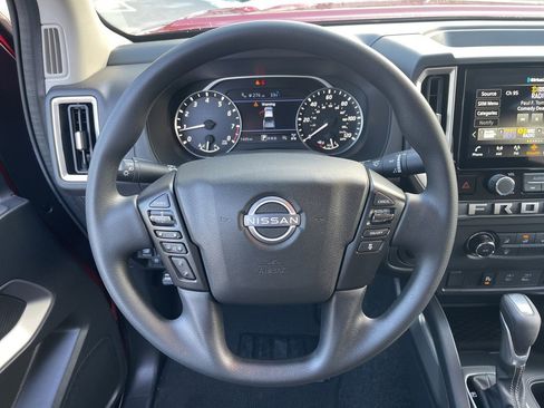 Certified 2025 Nissan Frontier SV image 16