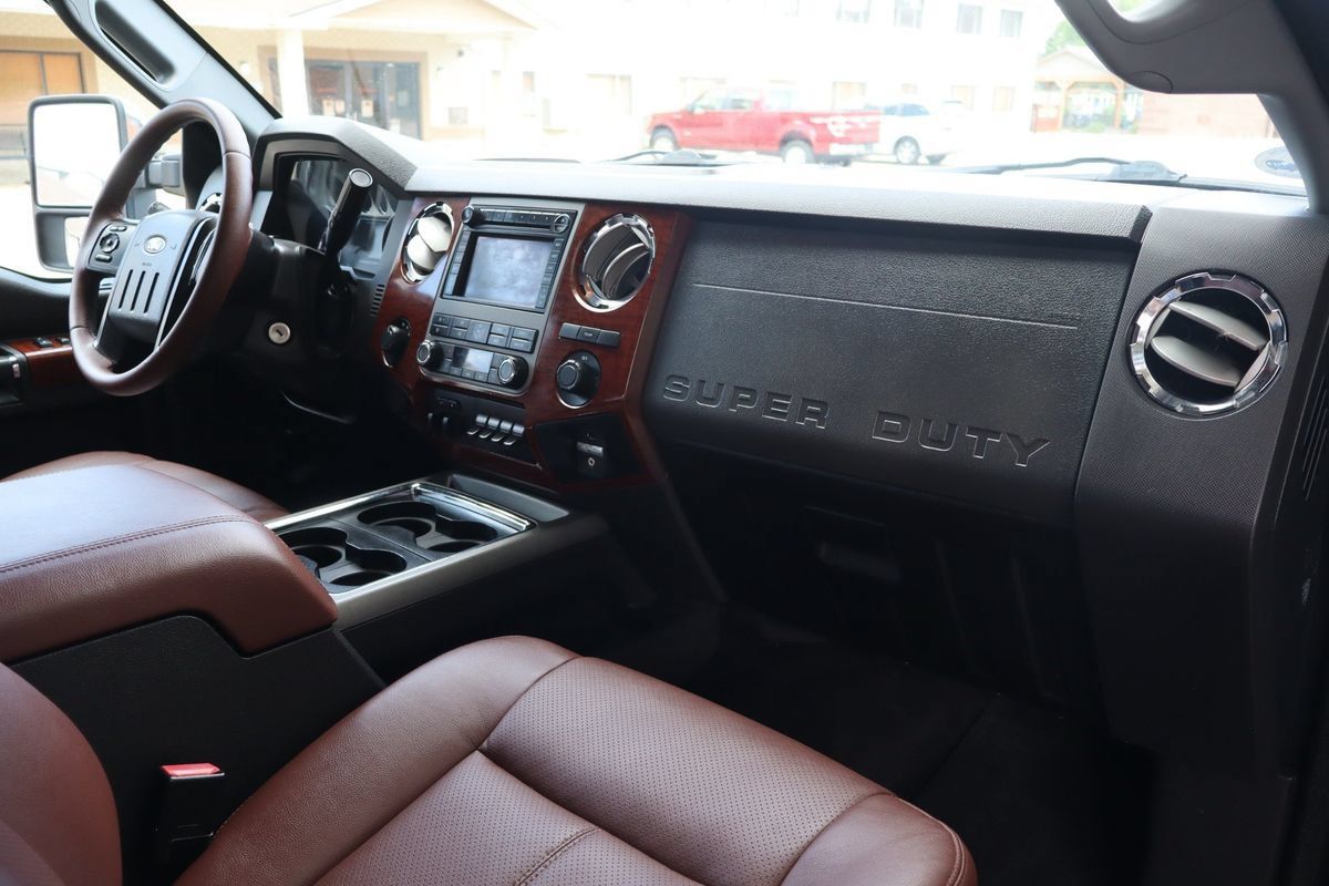 Used 2012 Ford F450 King Ranch w/ King Ranch w/Chrome Pkg AWD/4WD image 17