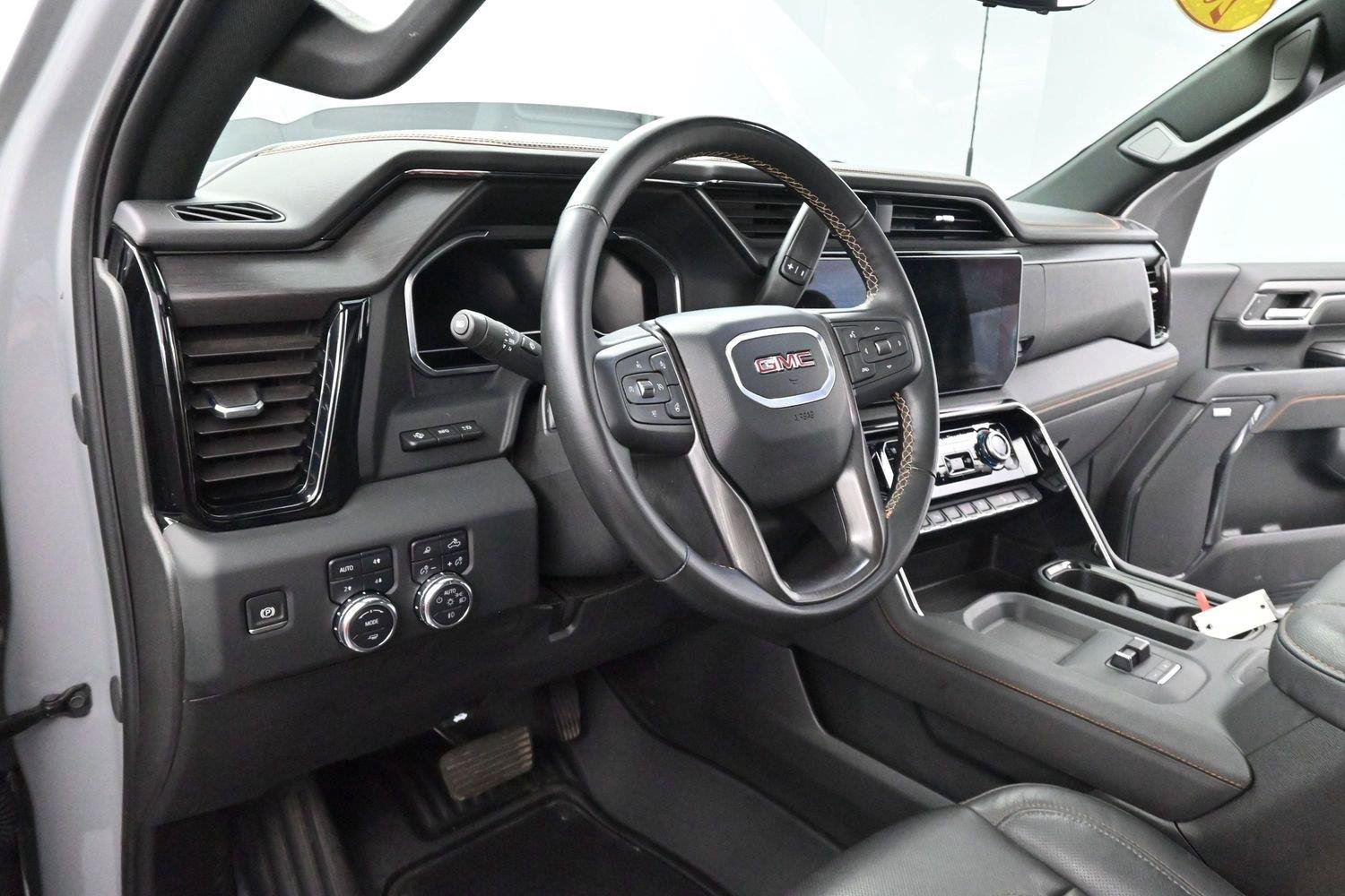 Used 2024 GMC Sierra 2500 AT4 w/ AT4 Premium Plus Package AWD/4WD image 15