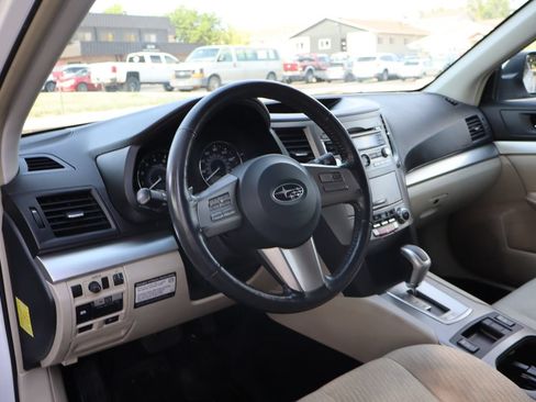 Used 2010 Subaru Outback 2.5i Premium AWD/4WD image 15