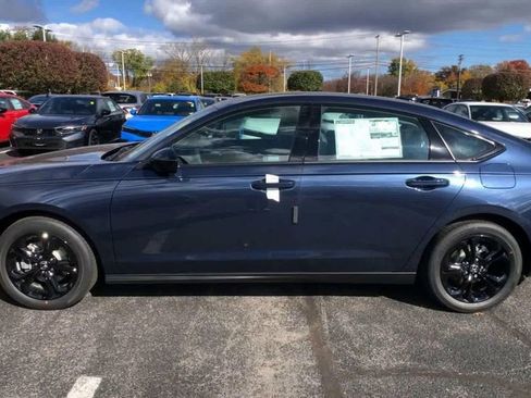 New 2025 Honda Accord SE image 6