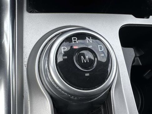 Used 2020 Ford Explorer XLT w/ Equipment Group 202A image 23