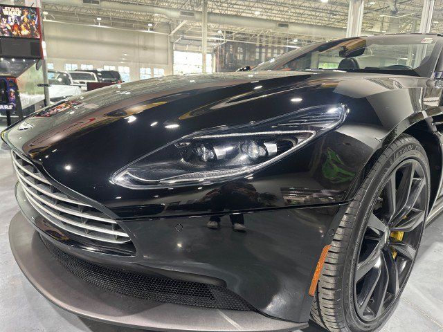 Used 2019 Aston Martin DB11 Volante RWD image 28