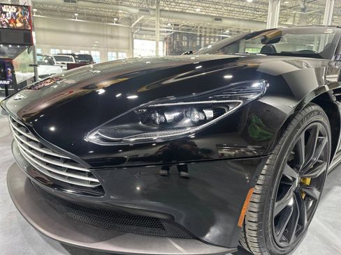 Used 2019 Aston Martin DB11 Volante RWD image 28