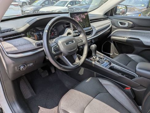Used 2022 Jeep Compass Latitude AWD/4WD image 12