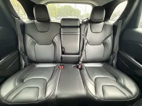 Used 2019 Jeep Cherokee Limited AWD/4WD image 23