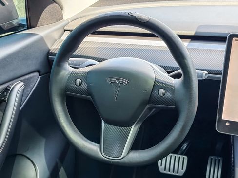 Used 2022 Tesla Model Y Performance AWD/4WD image 14