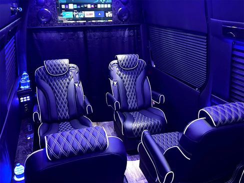 Used 2024 Mercedes-Benz Sprinter 3500 image 18