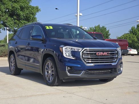 Used 2023 GMC Terrain SLT FWD image 3