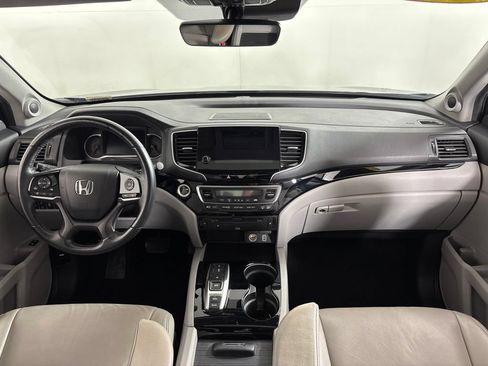 Certified 2022 Honda Pilot Touring image 24