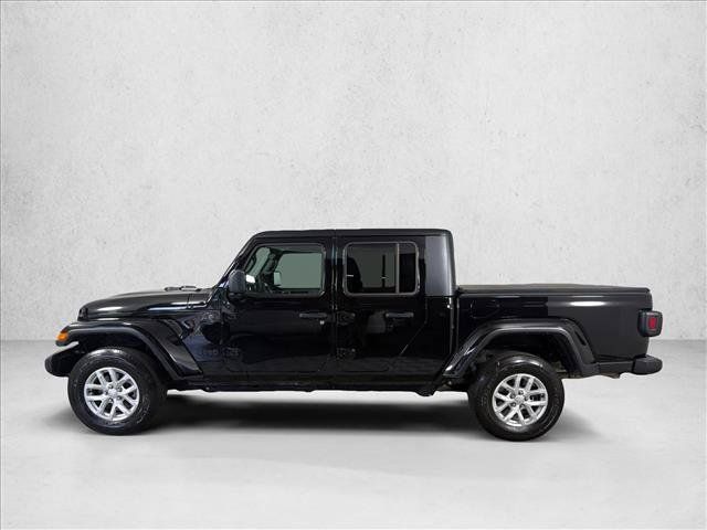 Used 2023 Jeep Gladiator Sport AWD/4WD image 6