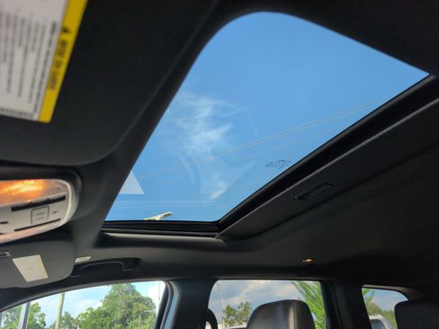 Used 2020 Jeep Grand Cherokee Altitude RWD image 13