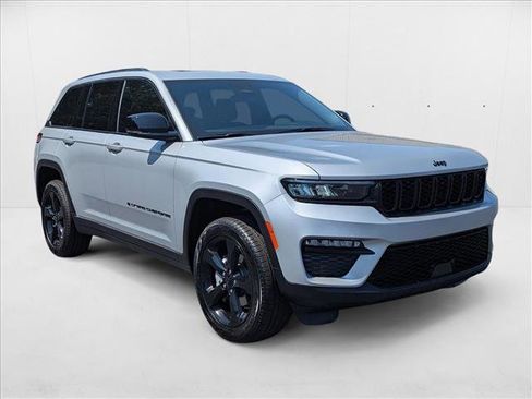 New 2025 Jeep Grand Cherokee Limited w/ Black Appearance Package image 3