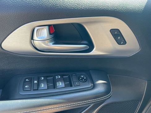 Used 2020 Chrysler Pacifica Touring-L w/ Advanced Safetytec Group AWD/4WD image 35