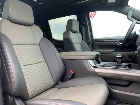 Used 2024 Chevrolet Silverado 1500 ZR2 image 22