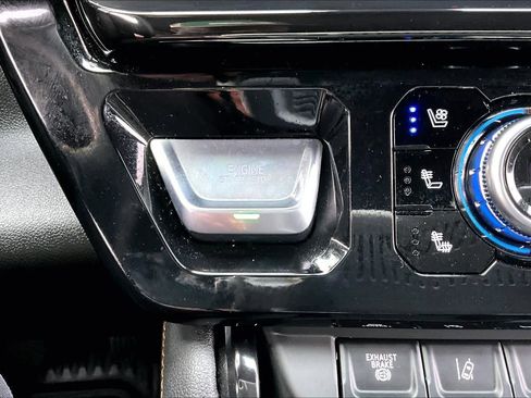 Used 2025 GMC Sierra 2500 AT4 w/ AT4 Premium Plus Package AWD/4WD image 35
