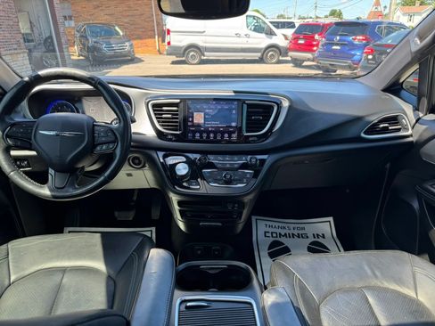 Used 2020 Chrysler Pacifica Touring-L Plus w/ Advanced Safetytec Group FWD image 55