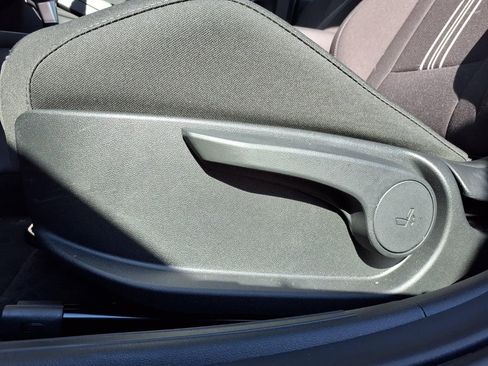Used 2025 Hyundai Elantra Sport FWD image 20