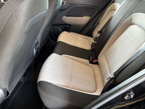Used 2025 Hyundai Venue SEL FWD image 24