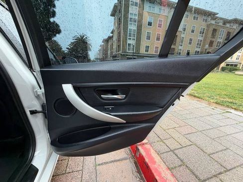 Used 2014 BMW 320i Sedan RWD image 45