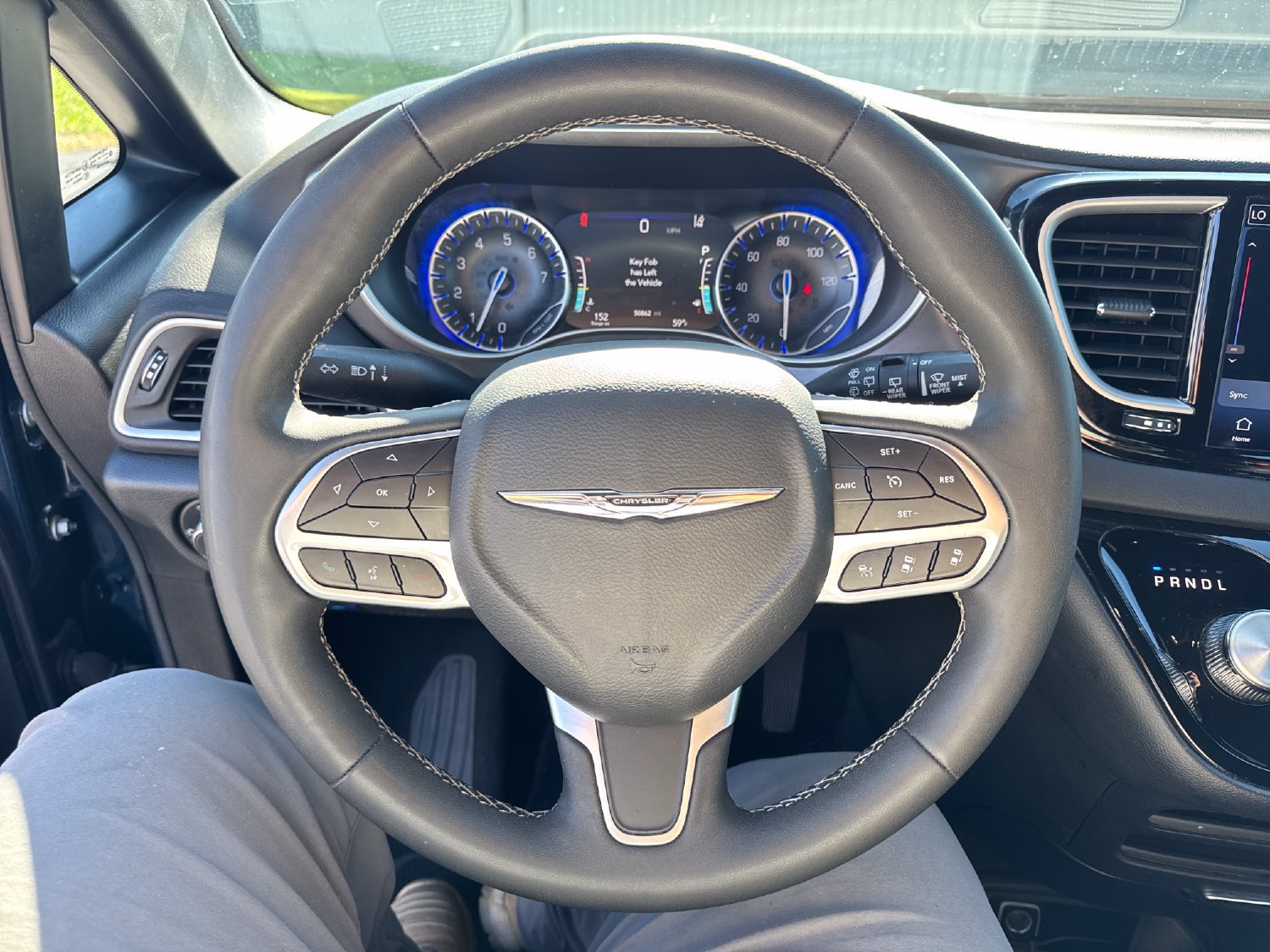 Used 2025 Chrysler Pacifica Select FWD image 14