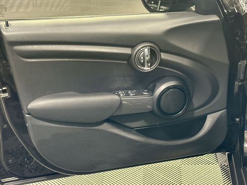 Used 2021 MINI Cooper 4-Door Hardtop image 15