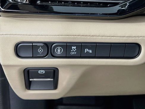 Used 2025 Acura MDX SH-AWD w/ Technology Package image 9