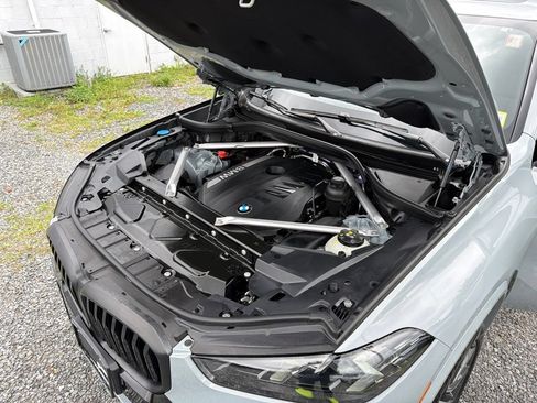 Used 2026 BMW X5 xDrive40i w/ M Sport Package AWD/4WD image 35