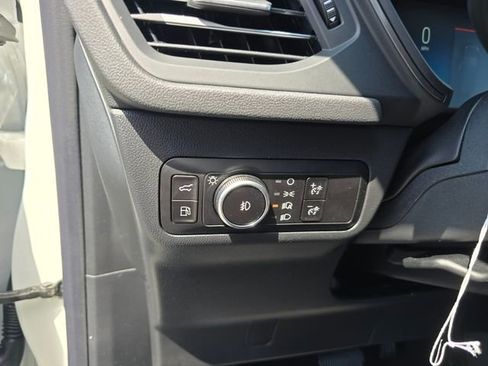 New 2025 Ford Escape SE image 21