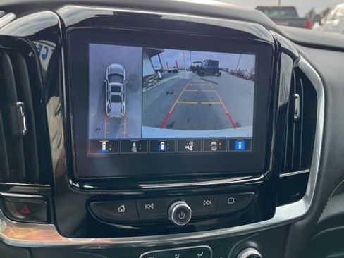 Used 2022 Chevrolet Traverse LT w/ LT Premium Package AWD/4WD image 56