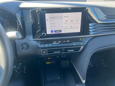 Used 2025 Toyota Camry LE image 18